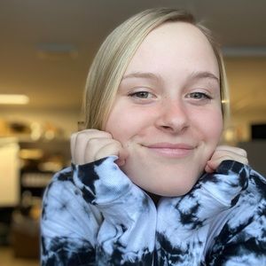 Meet your Posher, Elizabeth